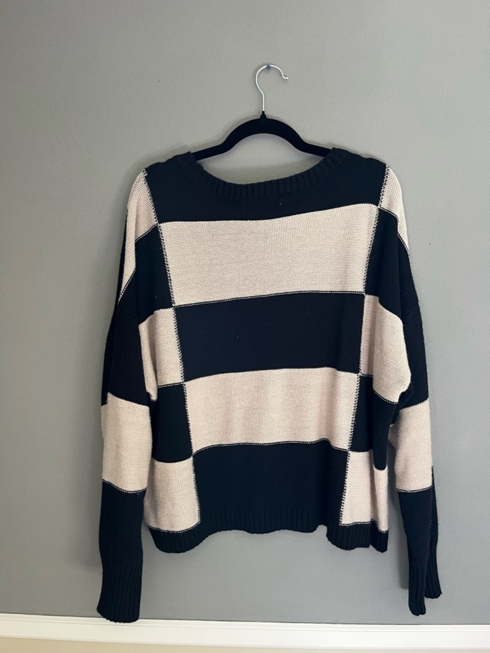 Black and Cream Checkered V-Neck Button Cardigan Sweater Long Sleeves 3X Preppy - Picture 6 of 7